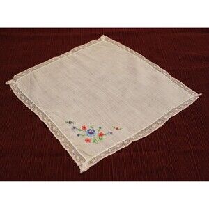 Vintage Floral White Linen Handkerchief w/Lace Edge & Embroidered Flowers Hankie